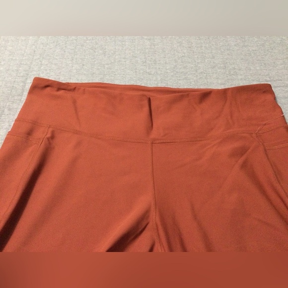 Old Navy Active High-Waisted PowerSoft Crop Leggings Cherry Birch Size 3X NWOT - Picture 4 of 8